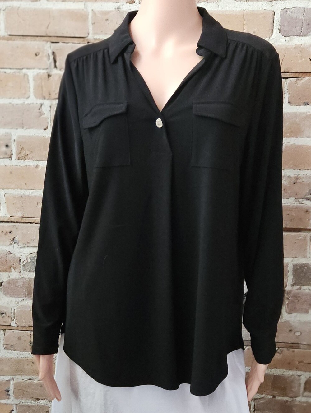 Anne KleinBlack Long-Sleeve V-Neck Blouse  Large